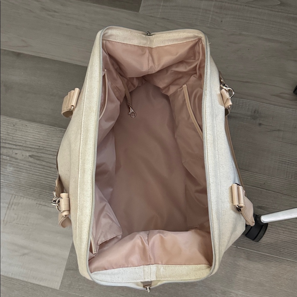 BEIS Cream and Tan Travel Bag - Picture 2 of 4